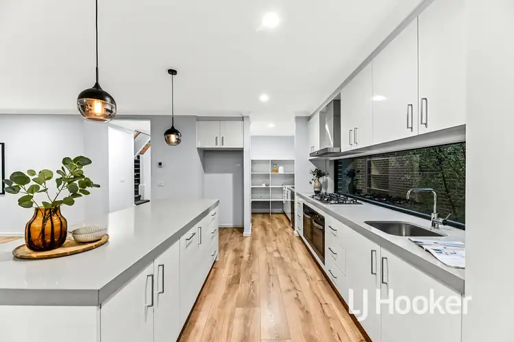 Fourth view of Homely house listing, 5 Medlow Way, Clyde North VIC 3978