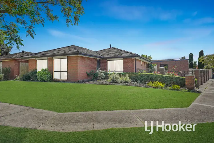 8 Ellindale Close, Hampton Park VIC 3976