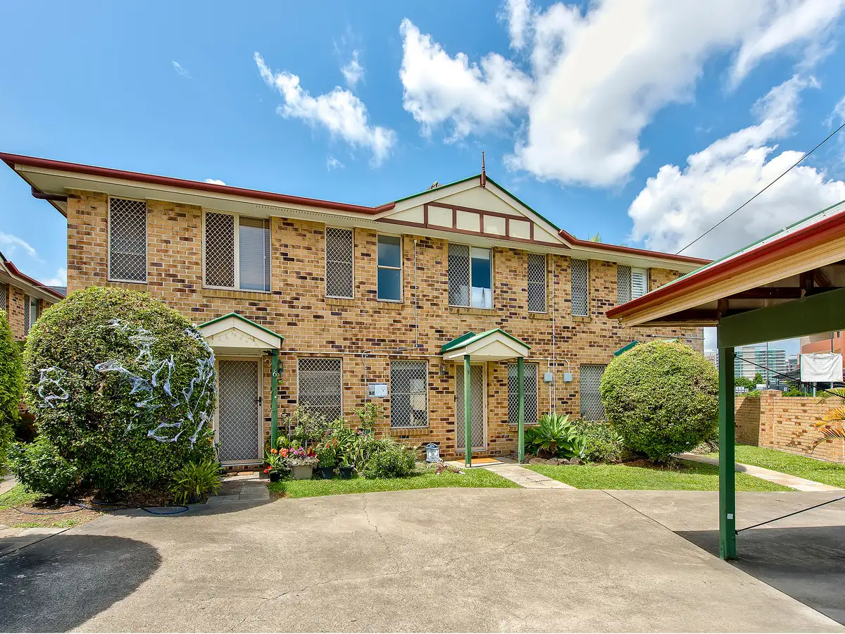 Main view of Homely townhouse listing, 7/121 Allen Street, Hamilton QLD 4007