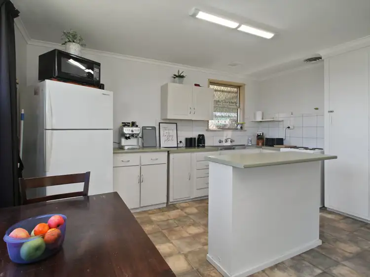 Fourth view of Homely house listing, 1 Flett Court, East Bairnsdale VIC 3875