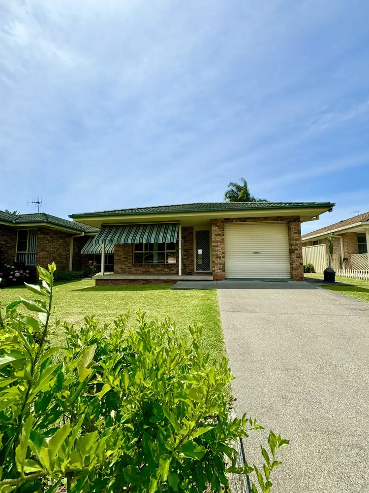 1 Drury Close, Old Bar NSW 2430