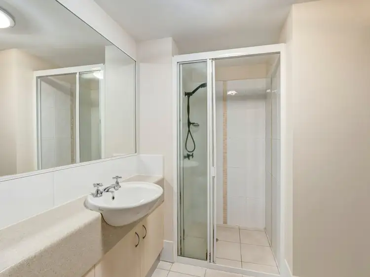 Fifth view of Homely unit listing, 2/423-427 Draper Street, Parramatta Park QLD 4870