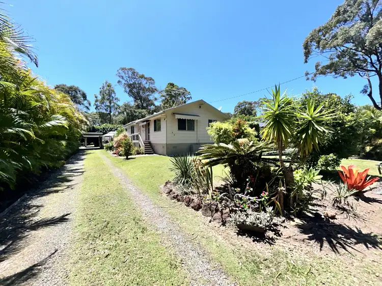 16 Natone Terrace, Macleay Island QLD 4184
