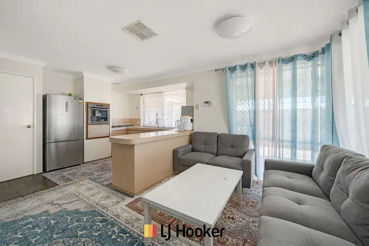 Sixth view of Homely house listing, 2 Varina Court, Alexander Heights WA 6064