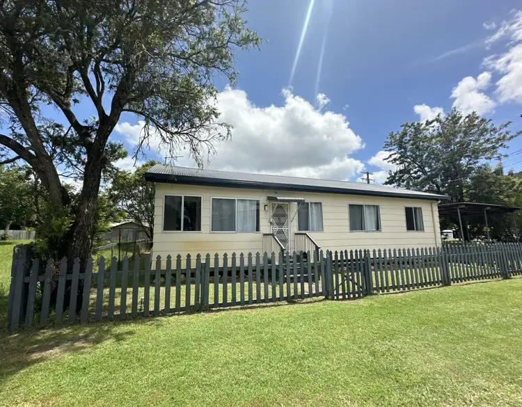 1A Pryde Street, Esk QLD 4312