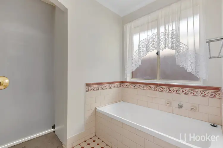 Sixth view of Homely house listing, 4 Silvertop Court, Craigmore SA 5114