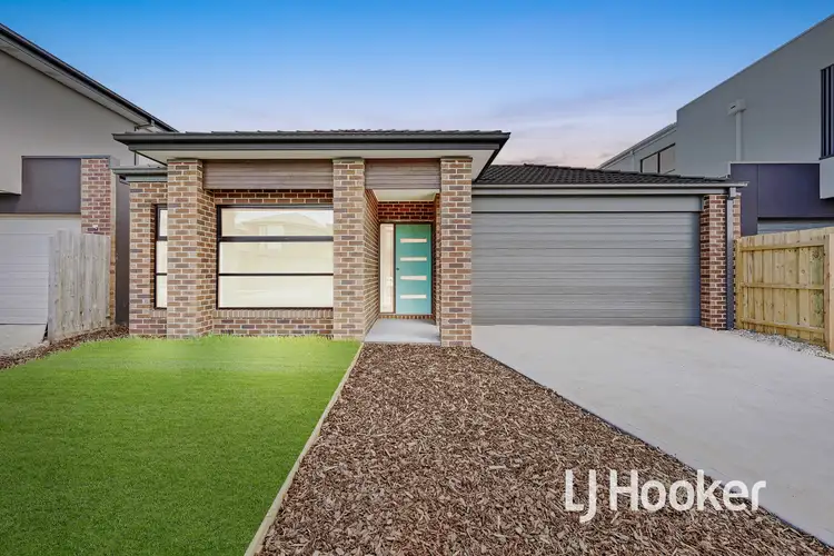 7 Maserati Way, Cranbourne East VIC 3977