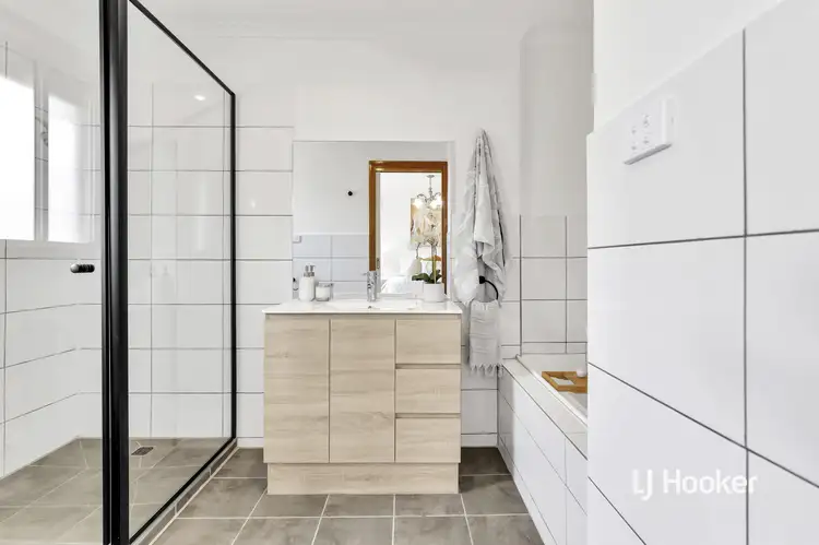 Fourth view of Homely house listing, 2 George Benjamin Court, Seabrook VIC 3028