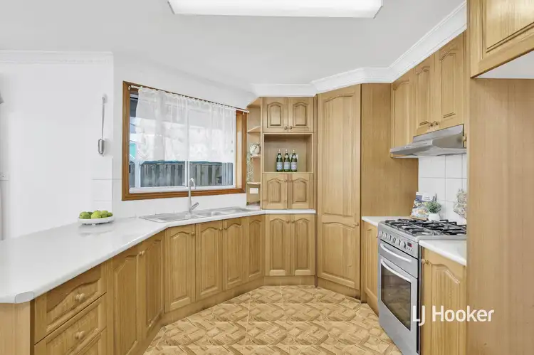 Sixth view of Homely house listing, 2 George Benjamin Court, Seabrook VIC 3028