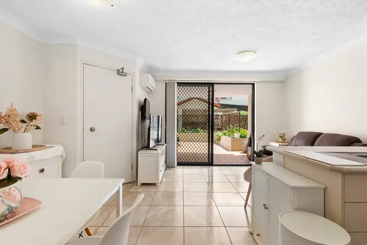 Fourth view of Homely unit listing, 4/33 Lenneberg Street, Southport QLD 4215