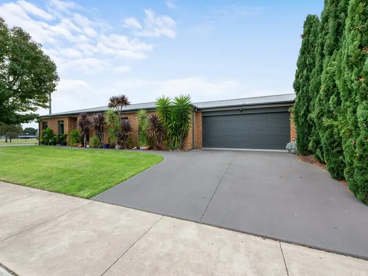 Second view of Homely house listing, 1 Georgia Court, Bairnsdale VIC 3875