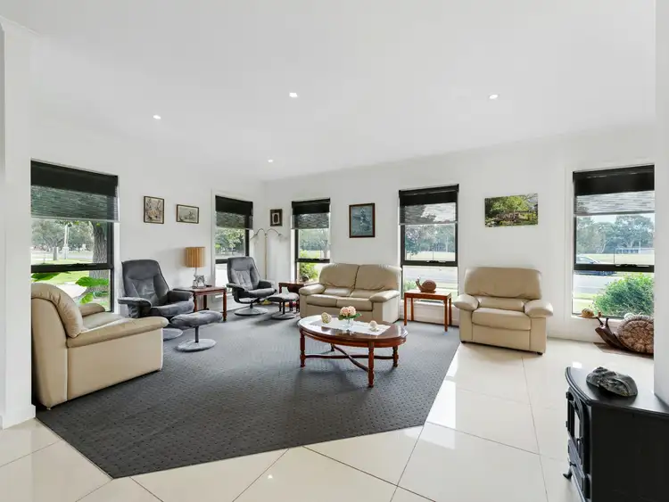 Fifth view of Homely house listing, 1 Georgia Court, Bairnsdale VIC 3875