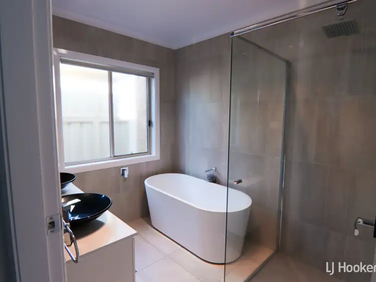 Fifth view of Homely villa listing, 31 Hillam Drive, Griffith NSW 2680