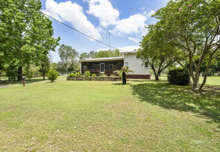 60 South Street, Esk QLD 4312
