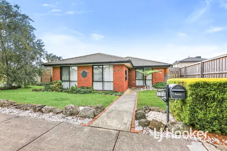 104 Oaktree Drive, Hampton Park VIC 3976