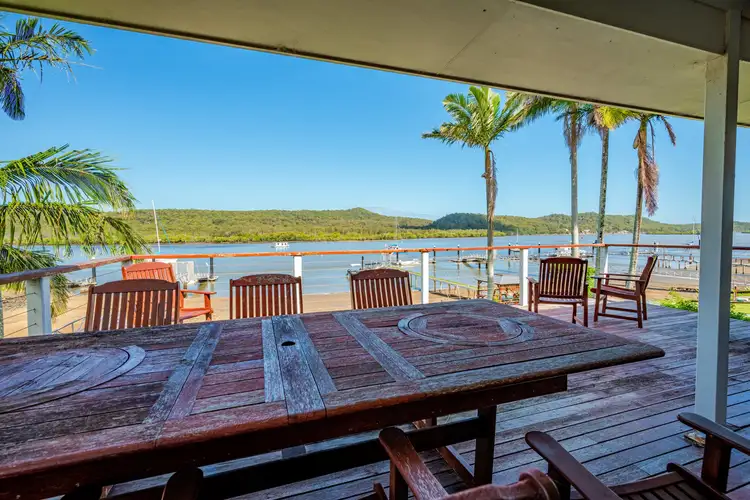 55 Wahine Dve, Russell Island QLD 4184