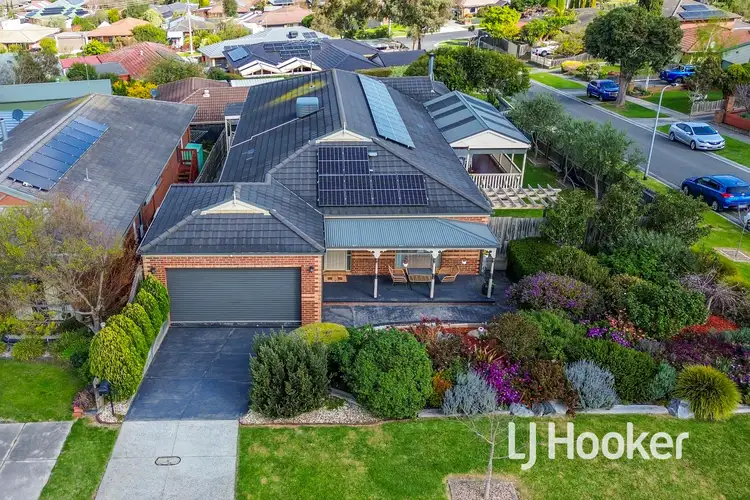 Second view of Homely house listing, 8 Rachael Court, Pakenham VIC 3810