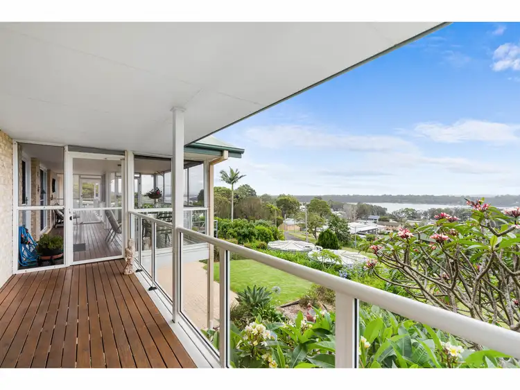 13 Illawarra Crescent, Coomba Park NSW 2428