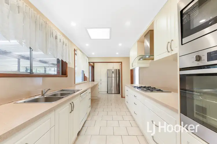 Fifth view of Homely house listing, 27 Winnima Avenue, Hampton Park VIC 3976