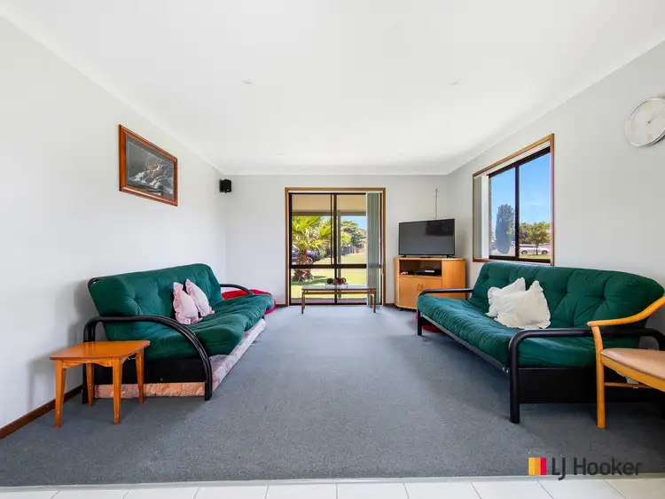 Fifth view of Homely house listing, 2 Eugenia Place, Maloneys Beach NSW 2536