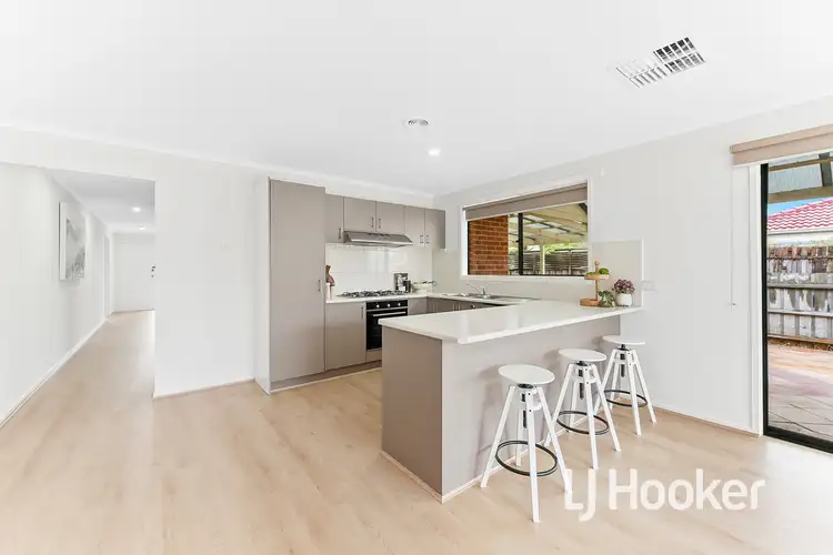 Fifth view of Homely house listing, 2 Day Place, Hampton Park VIC 3976