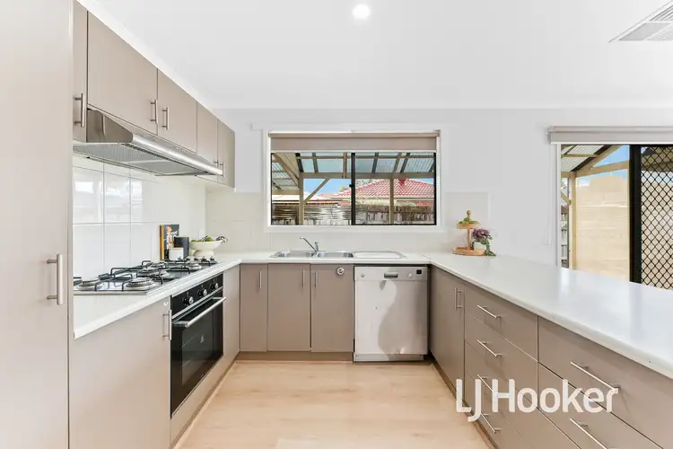 Sixth view of Homely house listing, 2 Day Place, Hampton Park VIC 3976