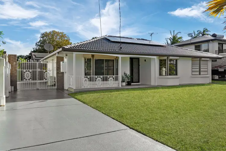 7 Beacon Crescent, Newport QLD 4020