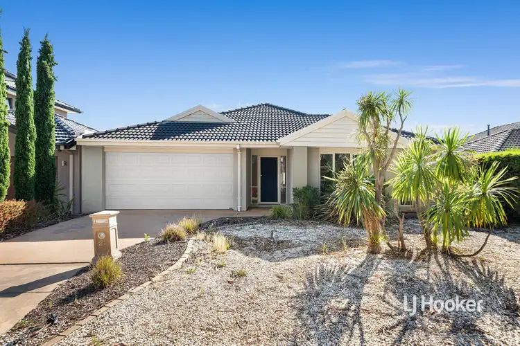 25 Manhattan Close, Sanctuary Lakes VIC 3030