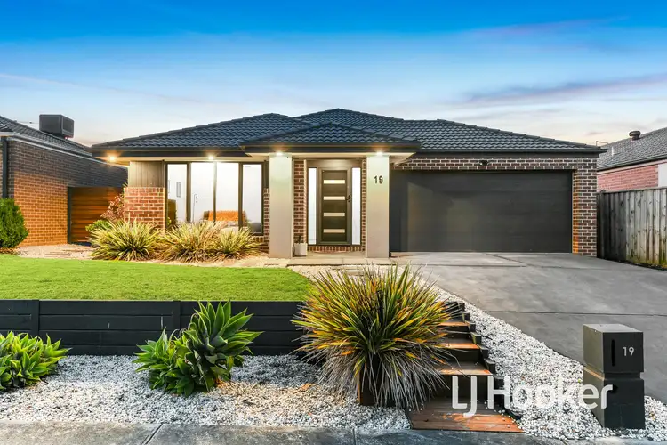 Main view of Homely house listing, 19 Vantage Drive, Pakenham VIC 3810