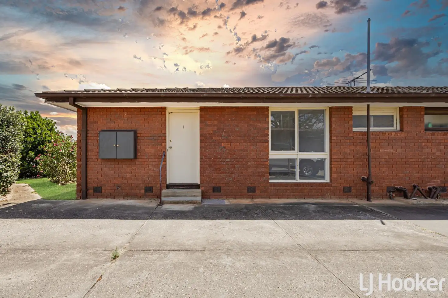 Main view of Homely unit listing, 1/42 Raglan Street, Darley VIC 3340