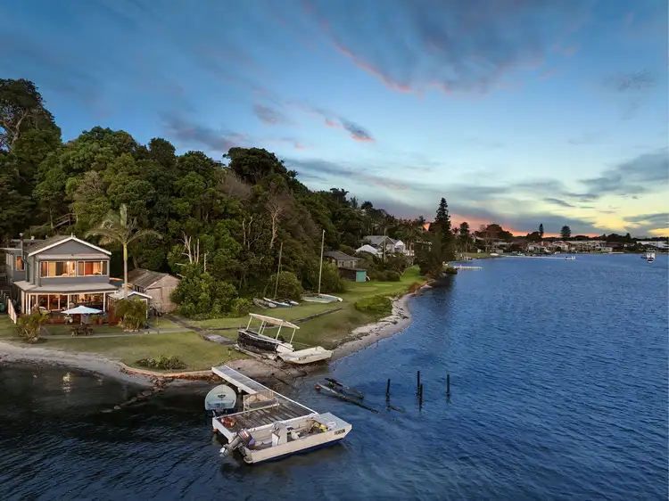 176 Marks Point Road, Marks Point NSW 2280
