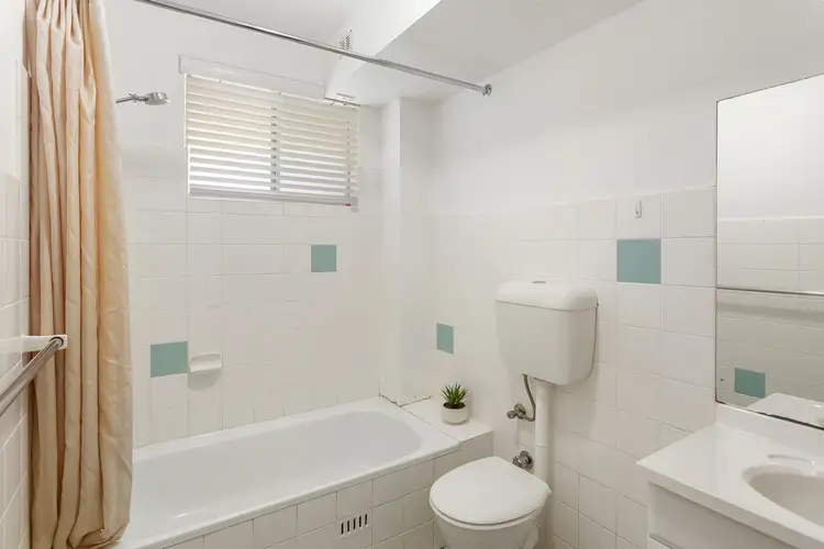 Sixth view of Homely apartment listing, 5/27 Hawkesbury Avenue, Dee Why NSW 2099