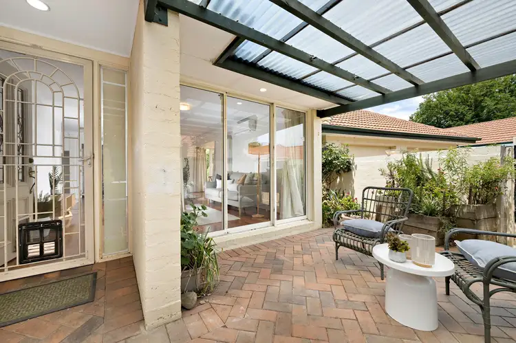10/6 Fawkner Street