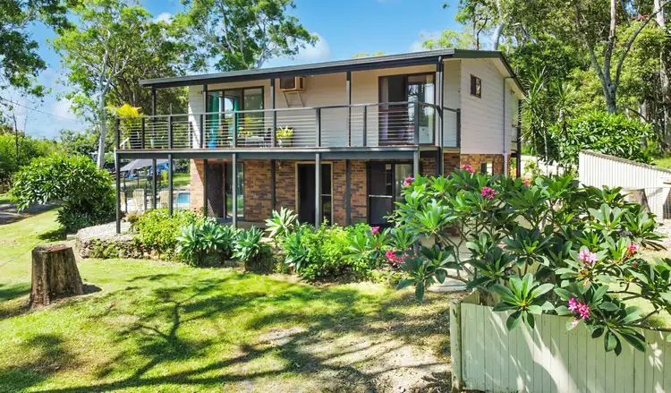 8-10 Cliff Terrace, Macleay Island QLD 4184