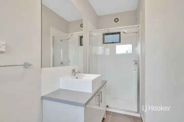Sixth view of Homely unit listing, 11/20 Hyde Park Avenue, Craigieburn VIC 3064