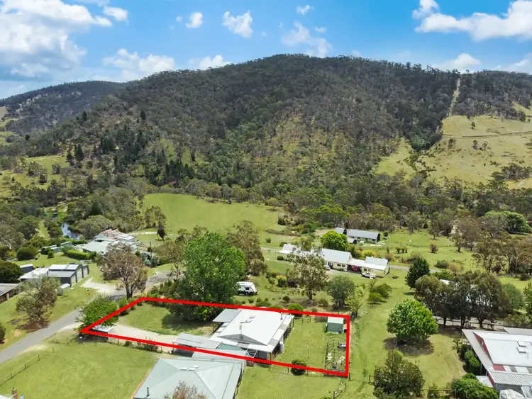 12 Crisp Street, Omeo VIC 3898