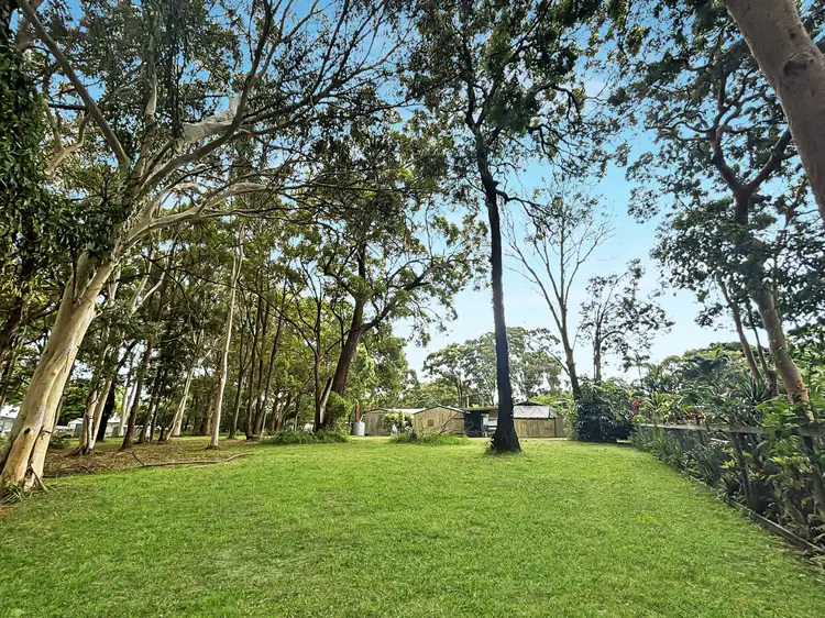 13-17 Parakeet Street, Macleay Island QLD 4184