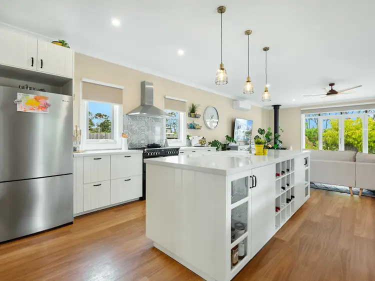 Fifth view of Homely house listing, 8 Seagreen Close, Eagle Point VIC 3878