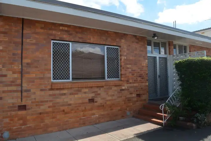 2/122a Russell Street, Toowoomba City QLD 4350