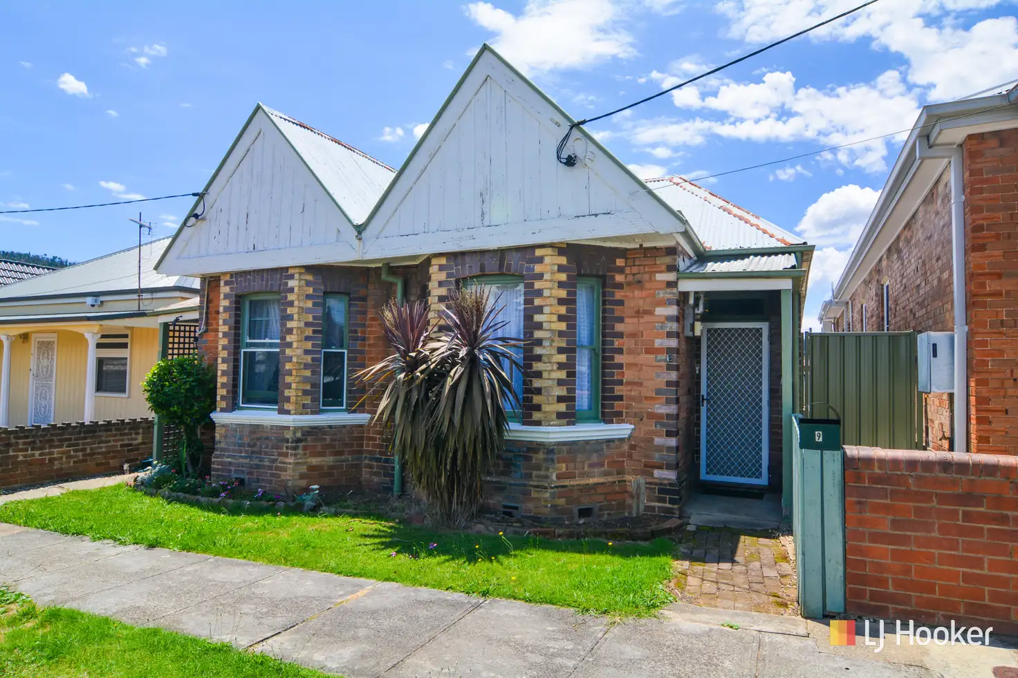 Main view of Homely semi-detached listing, 9 Spooner Street, Lithgow NSW 2790
