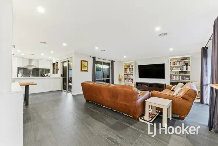 Fifth view of Homely house listing, 5 Adam Court, Pakenham VIC 3810