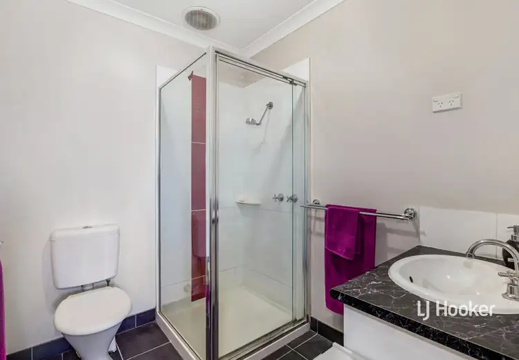 Fourth view of Homely house listing, 2 James Close, Kilmore VIC 3764