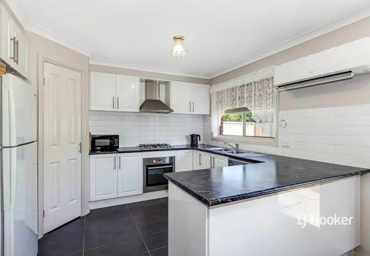 Fifth view of Homely house listing, 2 James Close, Kilmore VIC 3764
