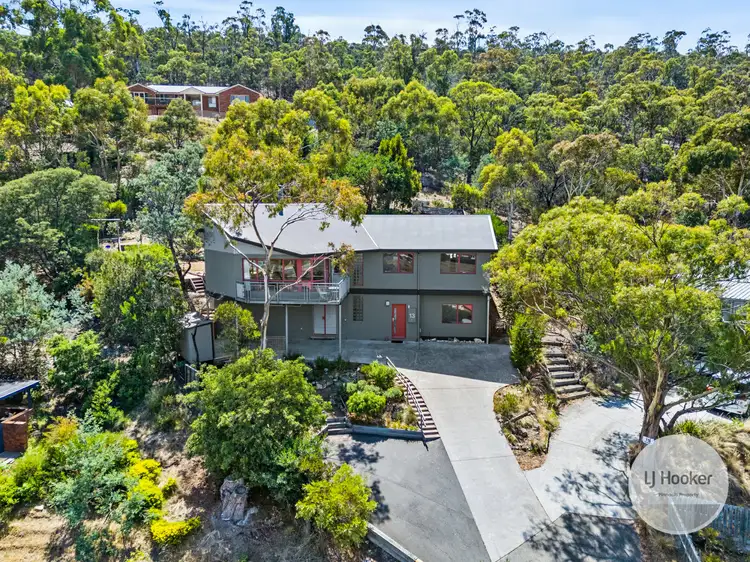 13 Oscars Place