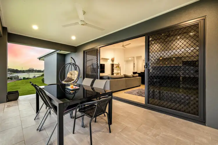 16 Lakeview Street, Smithfield QLD 4878