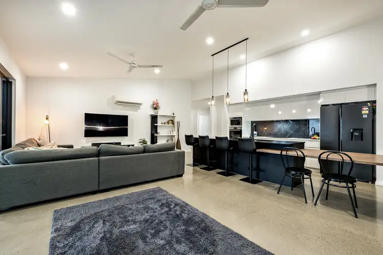 16 Lakeview Street, Smithfield QLD 4878