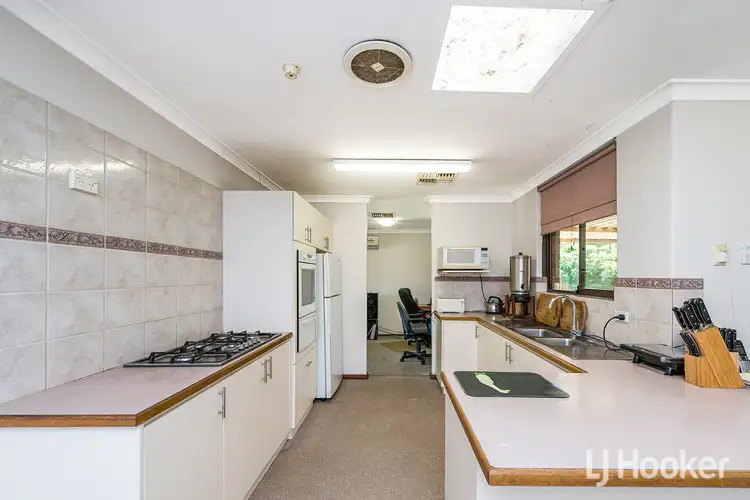 Fifth view of Homely house listing, 7 Exon Court, Camillo WA 6111