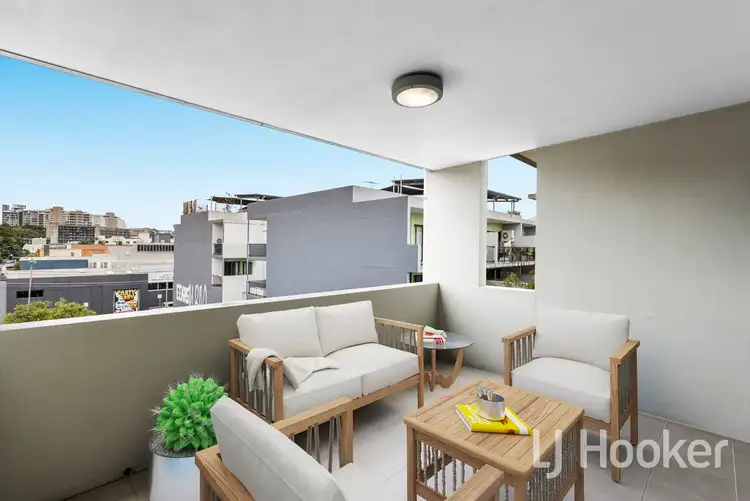Fourth view of Homely apartment listing, 20/6 Lockhart Street, Woolloongabba QLD 4102