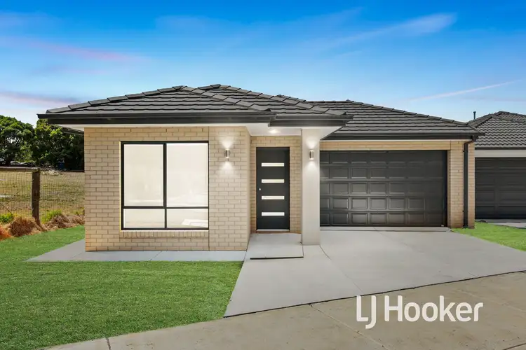 10 Prosperous Way, Cranbourne East VIC 3977