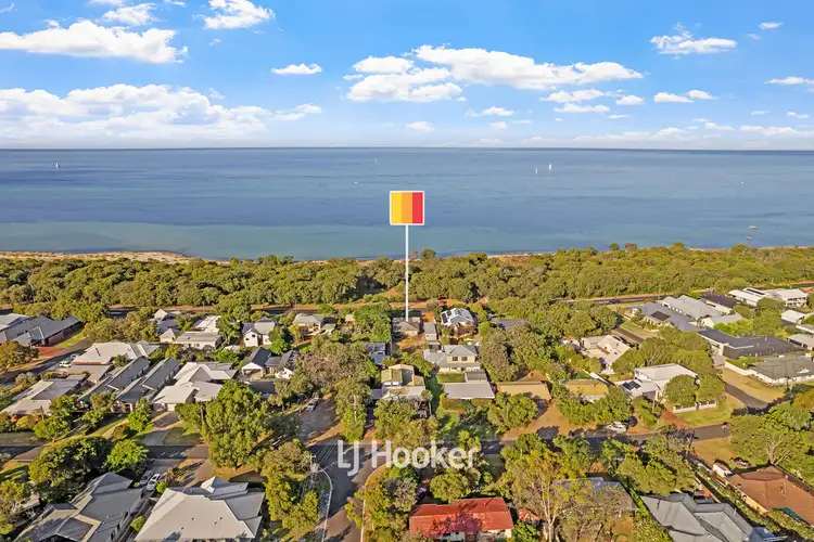 90 Geographe Bay Road